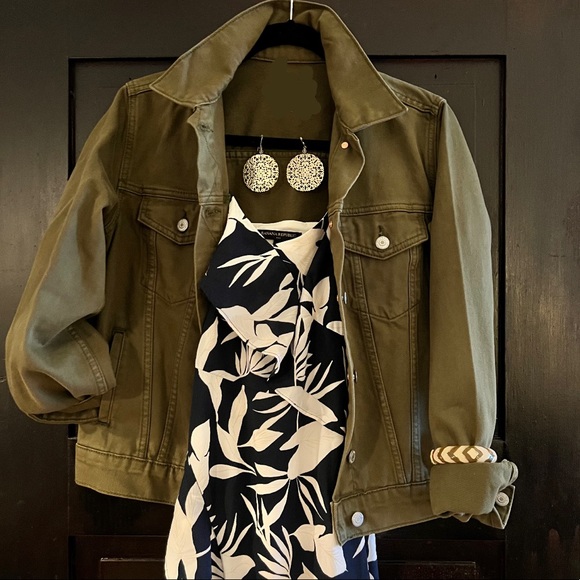 Fun and Flirty Asymmetrical Tropical Dress - Picture 1 of 7